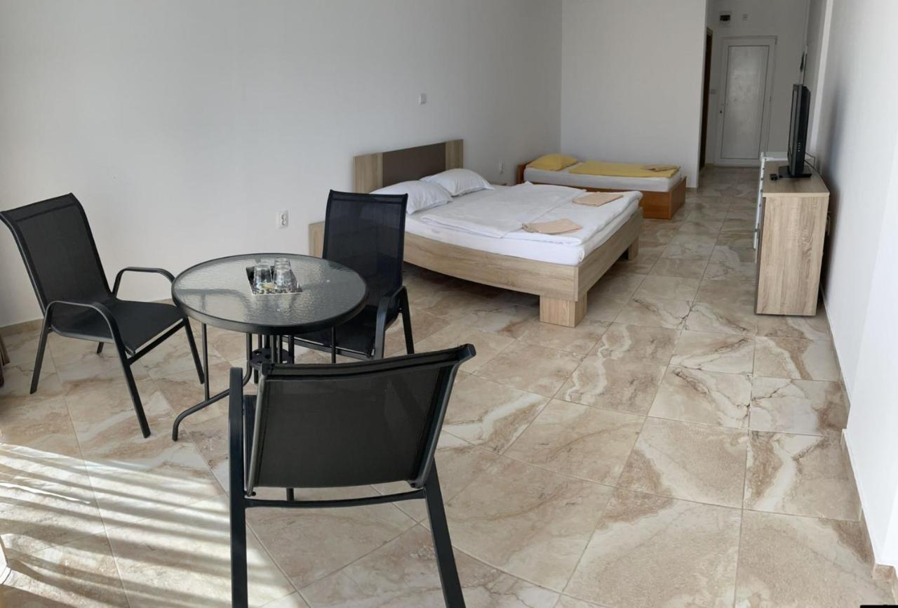 Casa Bellevue Apartment Костинещи Екстериор снимка