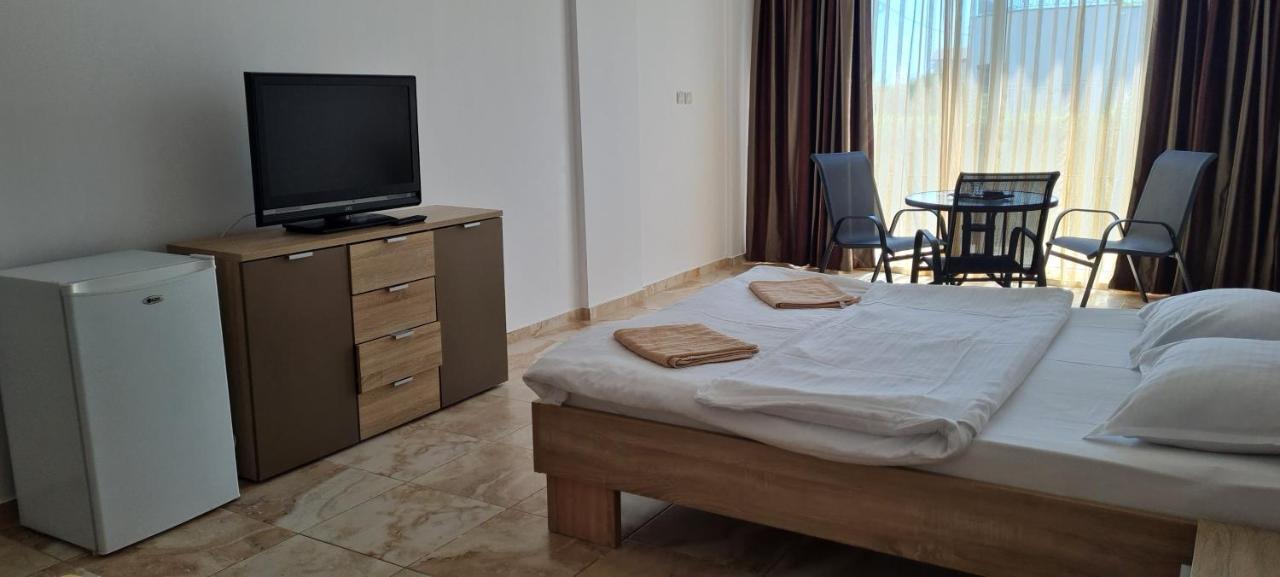 Casa Bellevue Apartment Костинещи Екстериор снимка