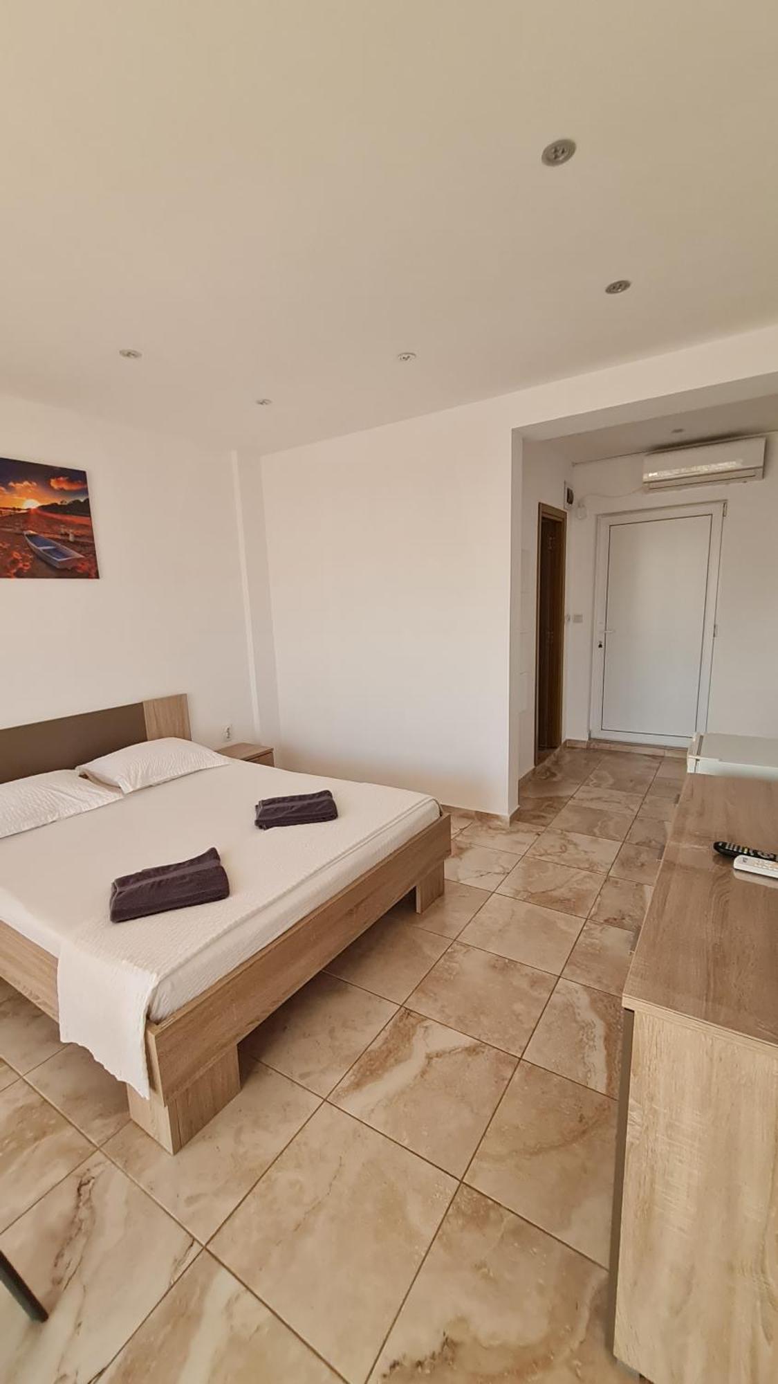 Casa Bellevue Apartment Костинещи Екстериор снимка